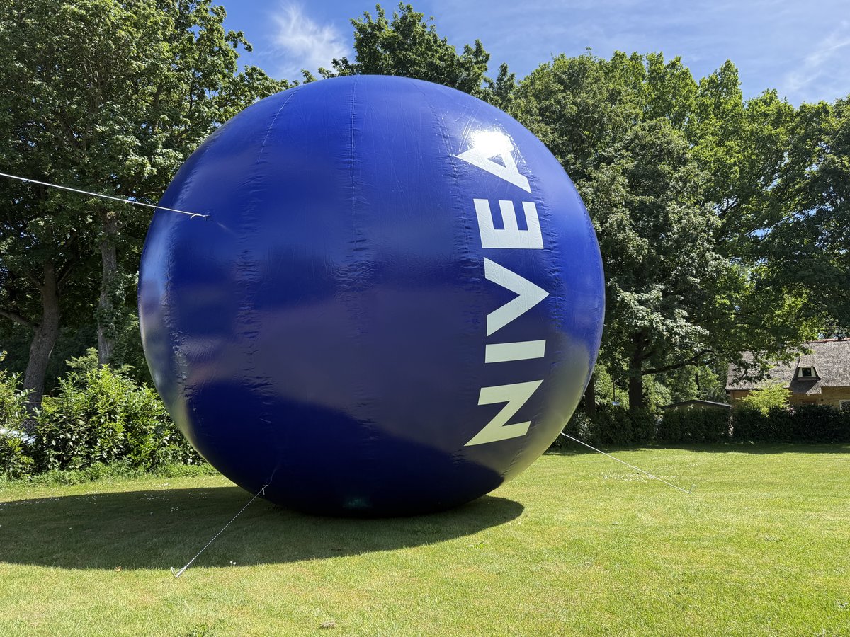Opblaasbare Nivea bol productvergroting - Dutch Inflatables