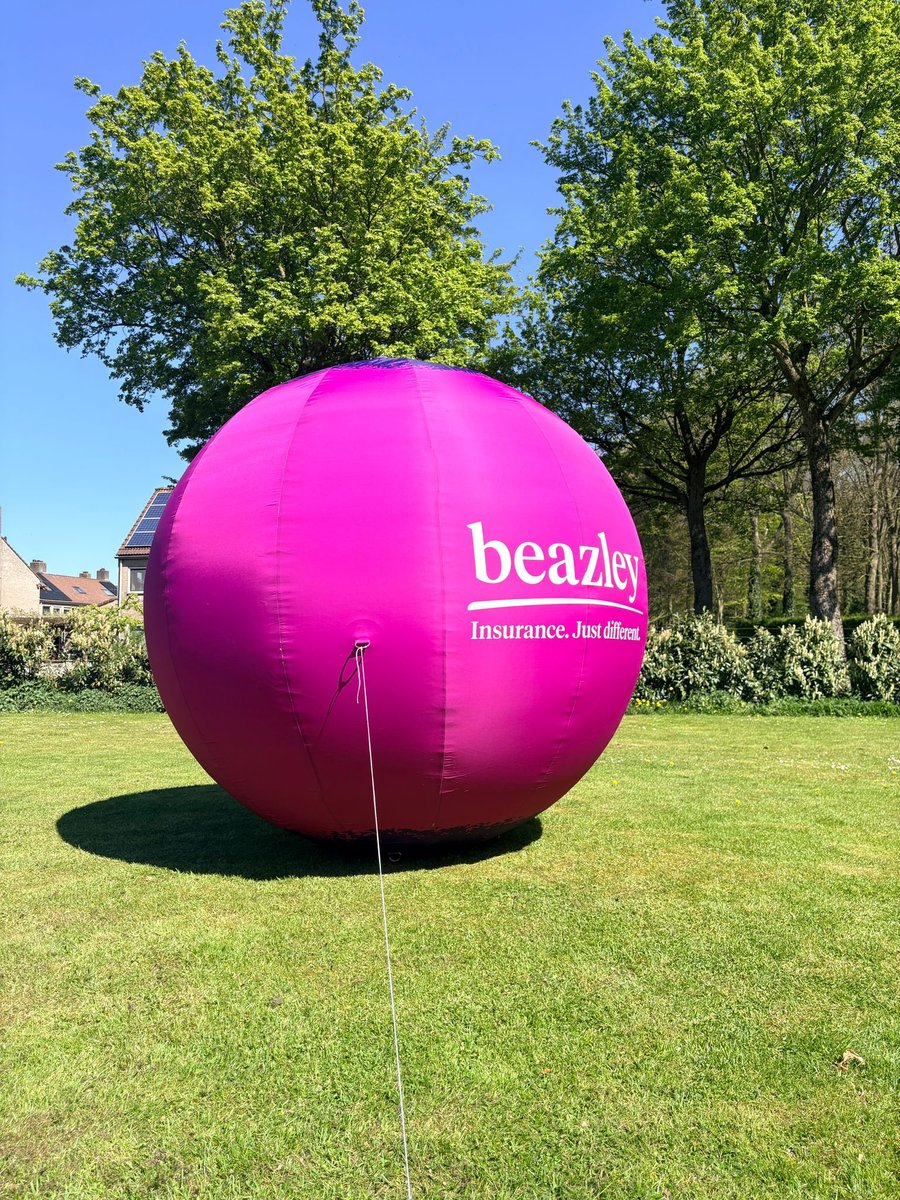 Opblaasbare skydancers kleurrijk evenement - Dutch Inflatables