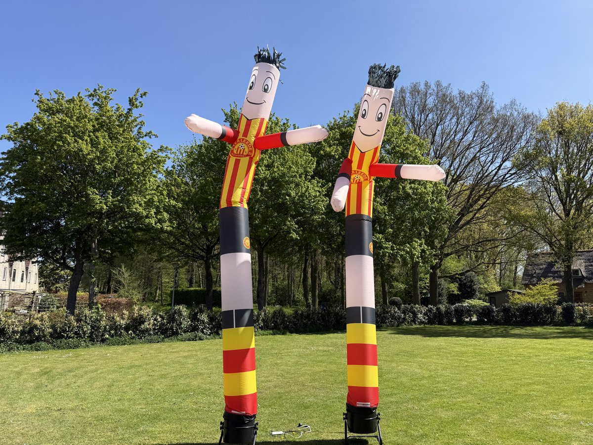 Opblaasbare skydancers voetbal - Dutch Inflatables